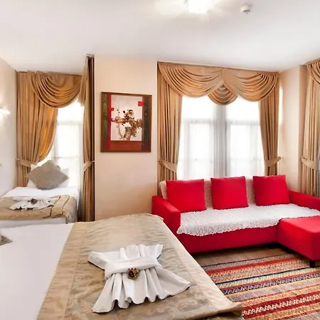 Room In Guest Room - Anice Family Room With Buffet Breakfast Very Close To Blue Mosque-2